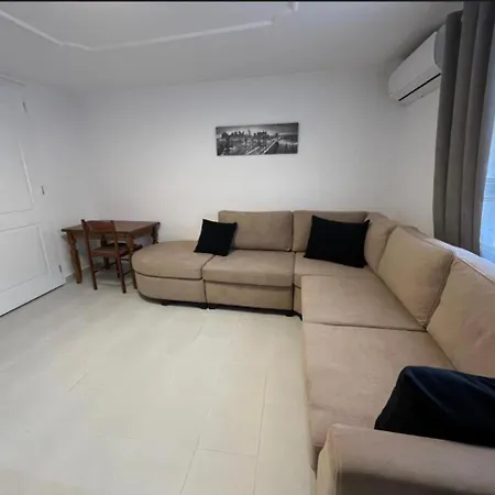 Flavjo Apartamento *