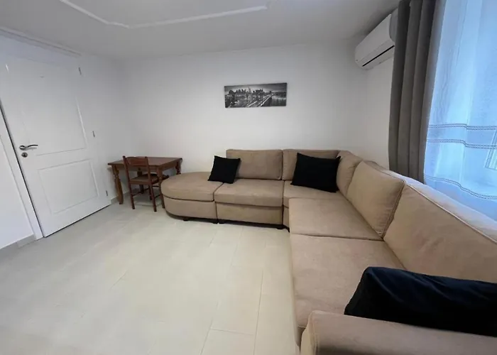 Flavjo Apartamento *